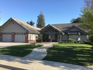 7505 Arleta Ave, Bakersfield, CA 93308-7210