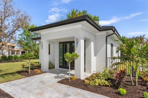 81 North St, Naples FL  34108-2921 exterior