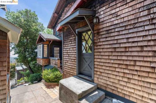 66 Panoramic Way, Berkeley CA 94704-2540 exterior