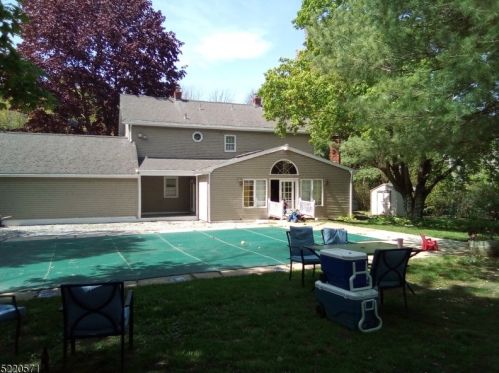 984 Union Valley Rd, West Milford NJ  07480-1230 exterior