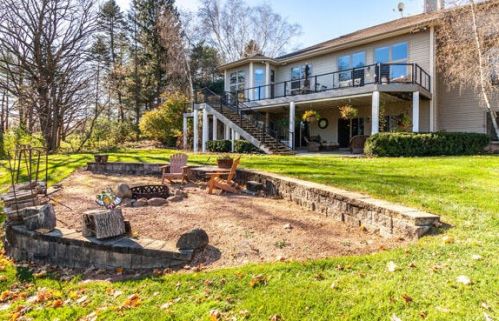 3000 Nagawicka Rd, Chenequa WI 53029-8322 exterior