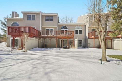 45 Deer Crossing Dr, Fishkill NY  12524-1365 exterior