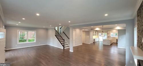 6912 Westlawn Dr, Falls Church VA  22042-2653 exterior