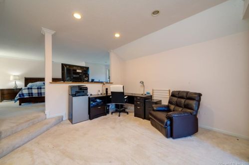 80 Olander Ln, Middletown CT 06457-1574 exterior