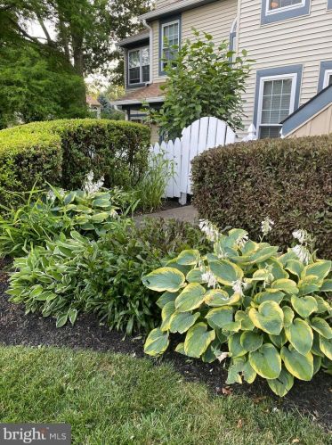604 Danenberger Dr, Southampton, PA 18966-4018