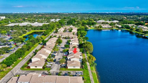 5274 Jog Ln, Delray Beach FL  33484-6621 exterior