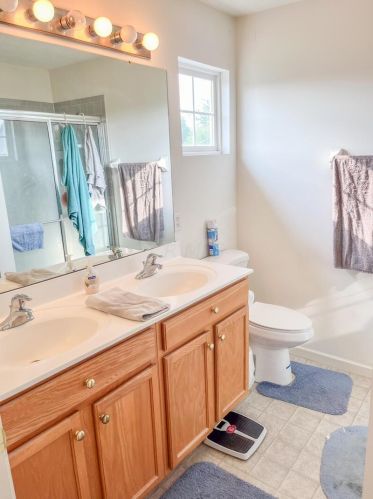 115 Springhouse Dr, Englewood OH  45322-8795 exterior