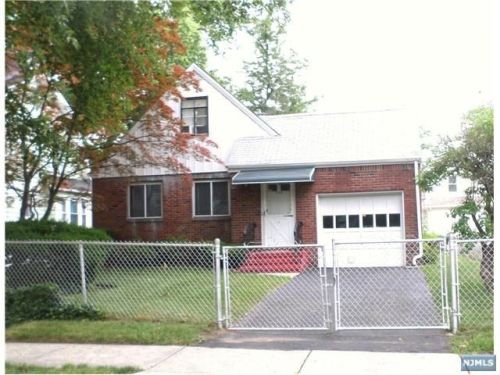 295 Howland Ave, Englewood, NJ 07631-3208