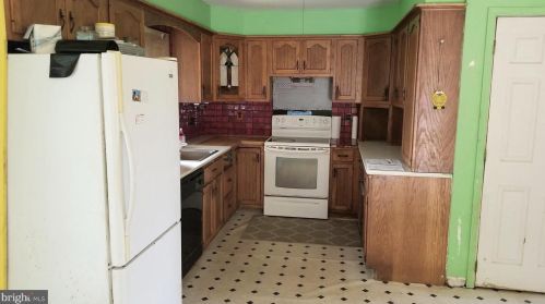 72 Mature Rd, Cochranville, PA 19330-1828