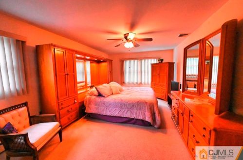 100 Hill Hollow Rd, South Plainfield NJ  07080-1621 exterior