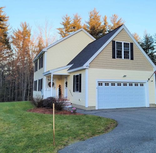 8 Jonathan Dr, Concord NH  03303-1949 exterior