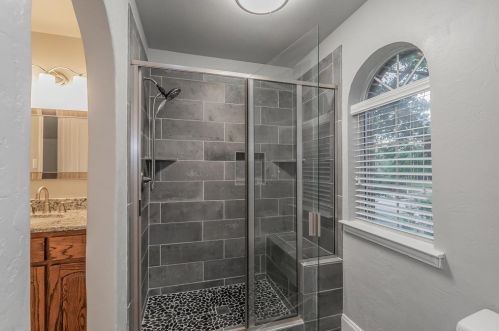 5841 Frst Riv Dr, Fort Worth TX 76112-1056 exterior