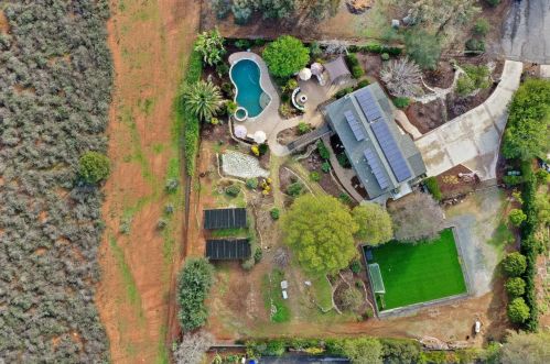 1322 Hamilton Ln, Escondido CA  92029-4316 exterior