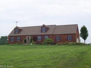 9555 Perryton Rd, Frazeysburg, OH 43822-9796