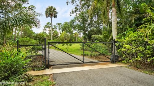 4115 Grant Rd, Melbourne, FL 32949-8216