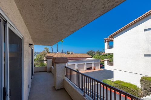 7478 Altiva Pl, Carlsbad CA  92009-6415 exterior