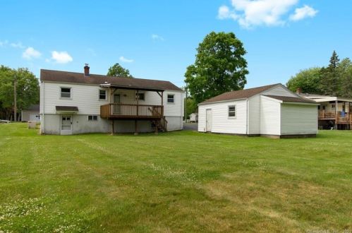 50 Pine River Rd, North Haven, CT 06473-3311