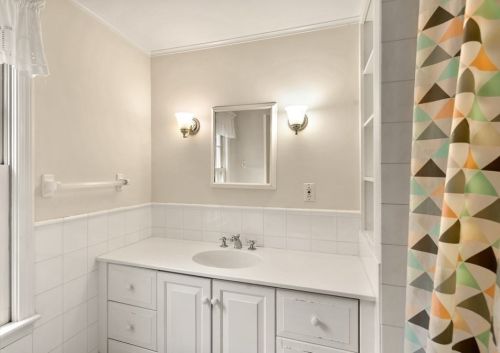 18 Goulding St, Sherborn MA 01770-1633 exterior