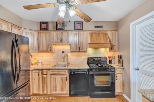 1201 Buckingham Cir, Middletown NJ  07748-3453 exterior