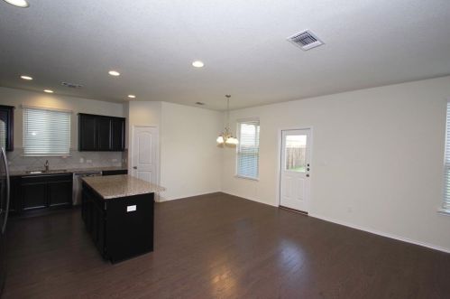 604 Reinhardt Blvd, Georgetown TX  78626 exterior