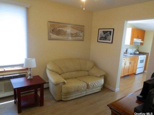 681 East Dr, North Lindenhurst, NY 11757-3106