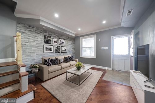 6129 Marsden St, Philadelphia, PA 19135-3615