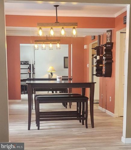 2038 Harbour Dr, Palmyra NJ 08065-1118 exterior