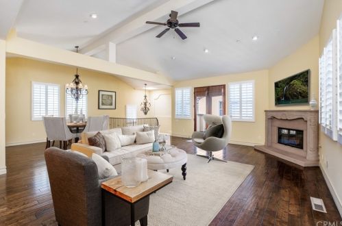 239 Irena Ave, Redondo Beach, CA 90277-3244