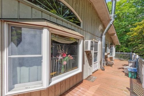 5 Indian Hill Rd, Norwalk CT  06850-1218 exterior