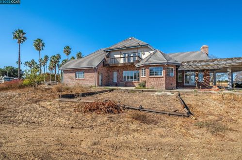 1900 Tule Ln, Oakley CA  94561-5088 exterior