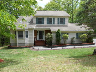 113 Swale Brook Ln, Milford, PA 18337-7014