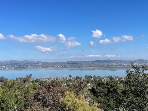 33450 Mitchell Dr, Lake Elsinore CA  92530-5888 exterior