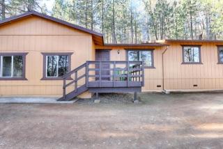 19520 Fawn Rd, Lakehead, CA 96051-9656