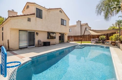 1667 Brockton Ave, Redlands CA  92374-3974 exterior