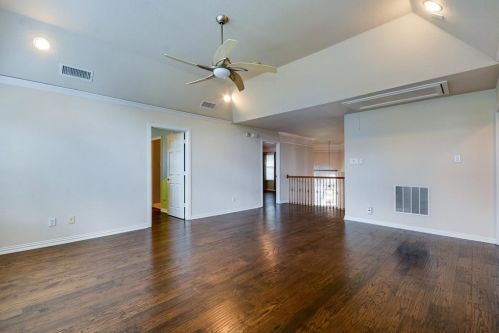 4604 Deer Valley Ln, Richardson TX  75082-3872 exterior