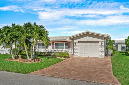 1507 Alfred Dr, Boynton Beach, FL 33426-7137