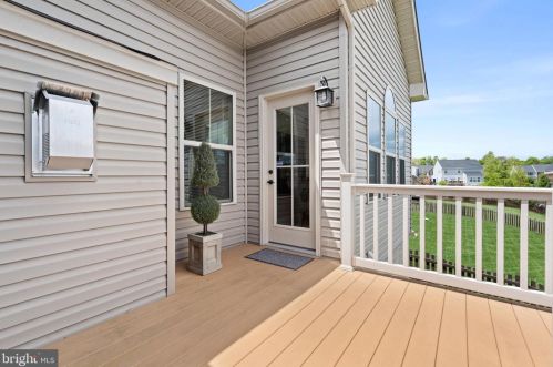 32 Black Forest Ln, Lovettsville VA  20180-8506 exterior