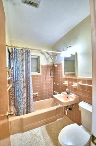 303 Raymond Ave, West Frost Proof FL  33843-9431 exterior