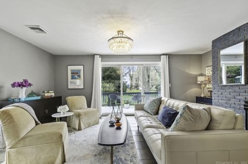 8 Abbott Ave, Ridgefield CT  06877-4407 exterior