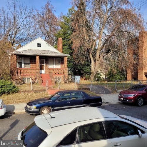 4908 A St, Washington DC  20003-1521 exterior