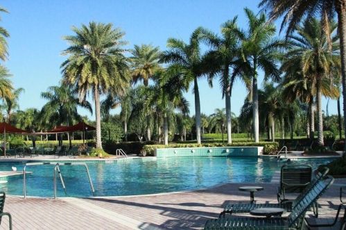 400 Sunview Way, Fort Pierce FL  34986-2655 exterior