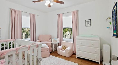 3235 6 Ave, Saint Petersburg FL  33712-1415 exterior