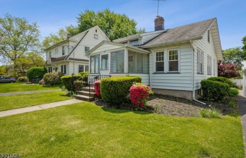 384 Ridgeview Ave, Scotch Plains, NJ 07076-1371