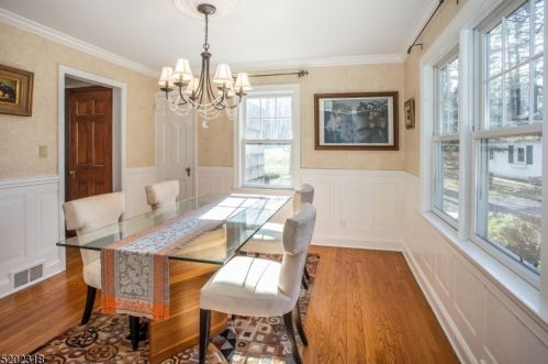 42 King George Rd, Warren NJ  07059-7045 exterior