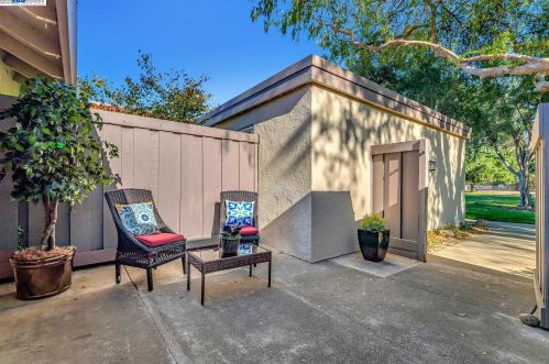 1634 Calle Santa Anna, Pleasanton CA  94566-5927 exterior