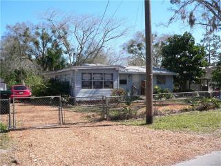 527 8th St, Orlando, FL 32820-2618