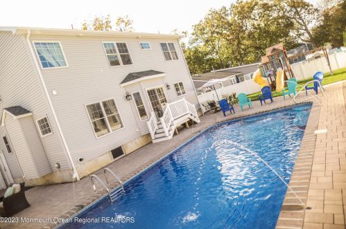 2427 Moore Ave, Point Pleasant Beach NJ  08742-3711 exterior