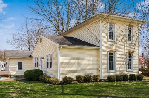 376 Walnut St, Galena, OH 43021-9471