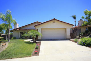 324 Encino Dr, Vista, CA 92083-1987