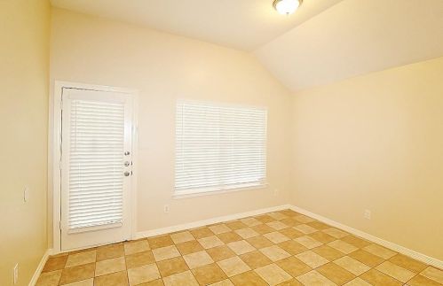 6202 Donna Dr, Midlothian TX  76065-6196 exterior